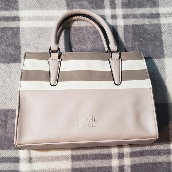 Nicole Purse - Picture 3 of 5